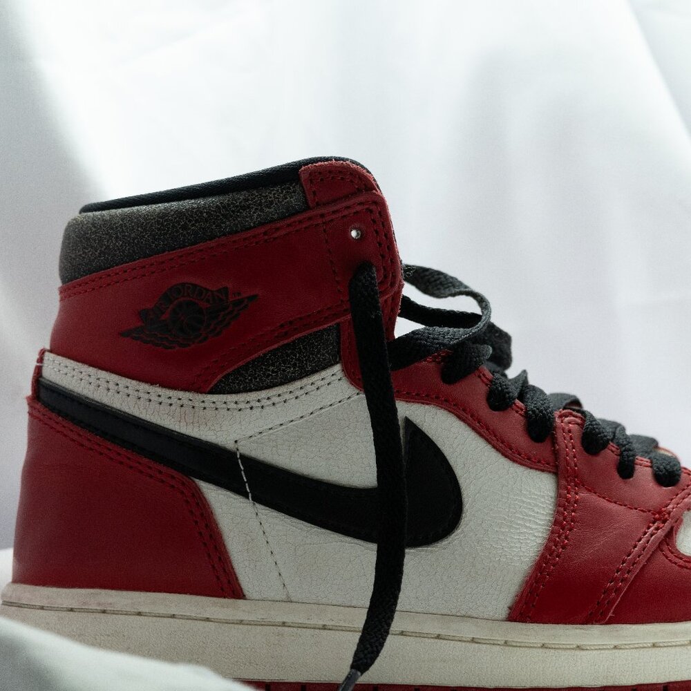 Air Jordan 1 Retro High OG “Chicago Lost & Found”